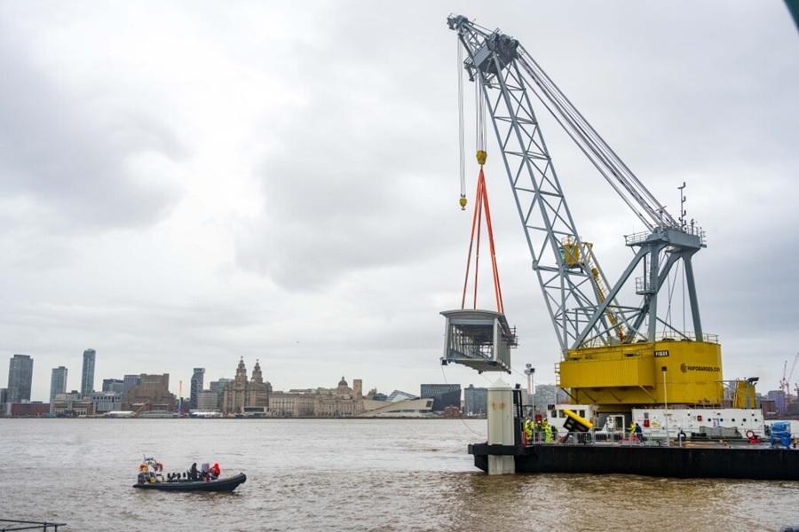 crane putting new ferry bridge in place at woodside