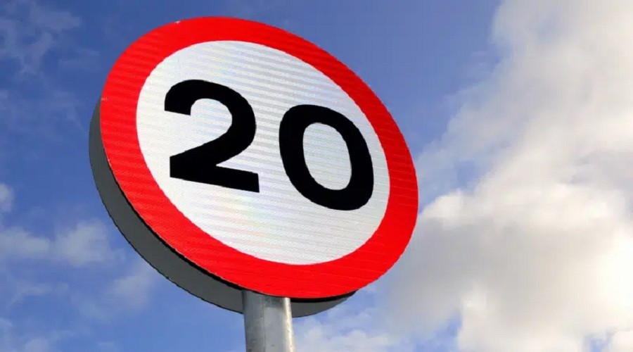 20mph roundel sign
