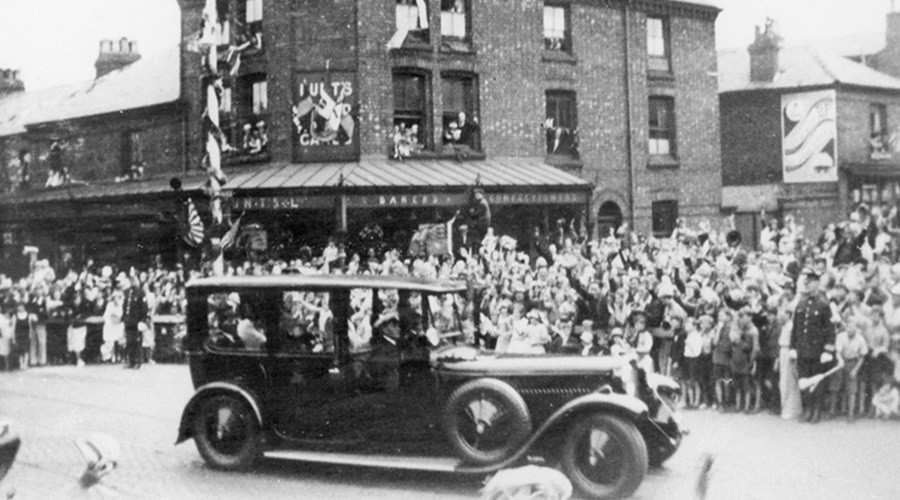 Borough Road, Birkenhead, during the visit of King George V