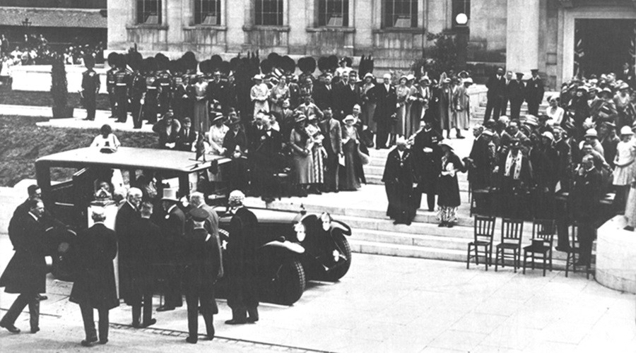 Birkenhead Library opened by King George V in 1934