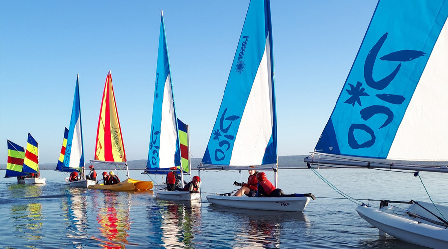 Children on sailing boats on West Kirby Marine Lake