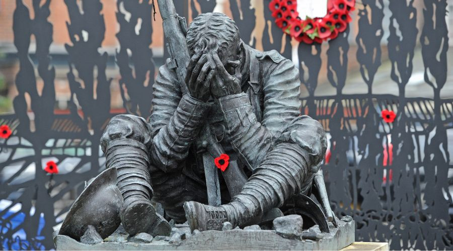 Photo of the Wilfred Owen memorial in Birkenhead