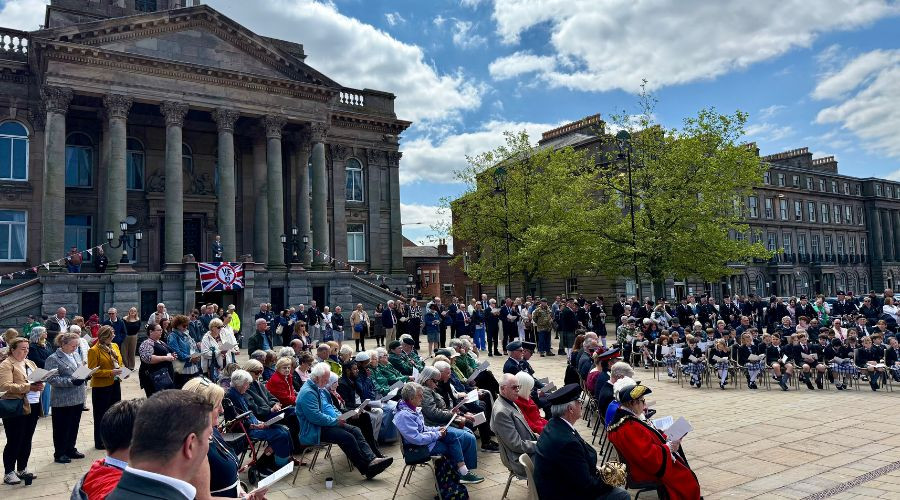 Photo of crowds in Hamilton Square