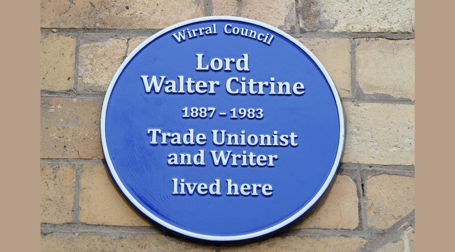 Photo of the Blue Plaque on Walter Citrine's childhood home.