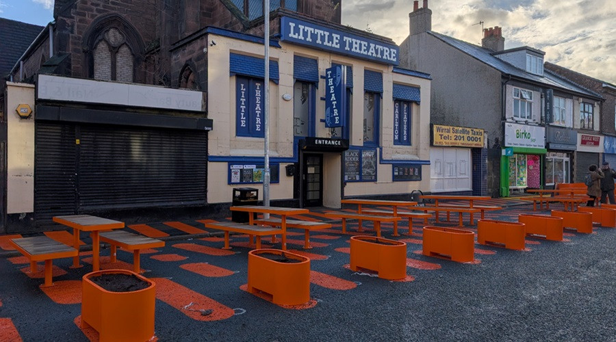 Photo of the coloured road markings on Grange Road West