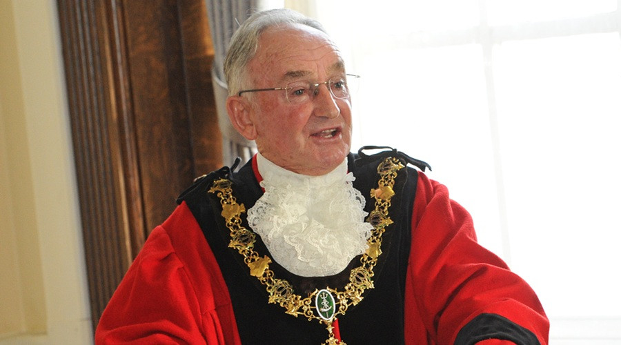 The Mayor of Wirral, Cllr Brian Kenny, giving his speech at the ceremony bestowing the Freedom of the Borough on Dixie Dean
