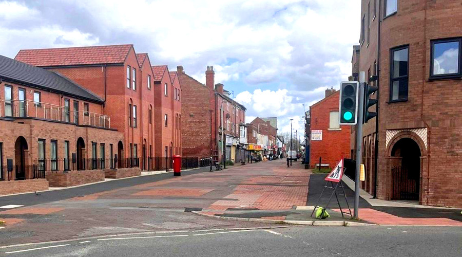 A photo showing the entrance to Bebington Road pedestrianised area from Boundary Road