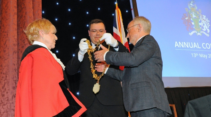 The Mayoral chain was passed to Councillor Mary Jordan