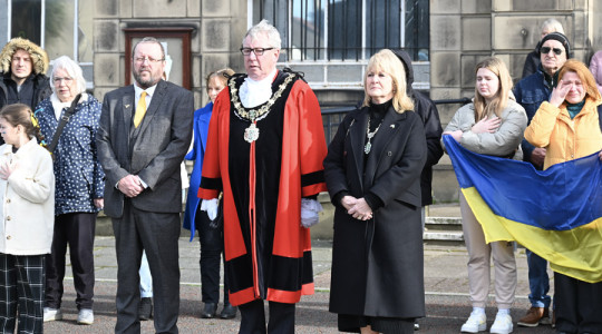 Mayor outside Wallasey Town Hall at Ukraine event