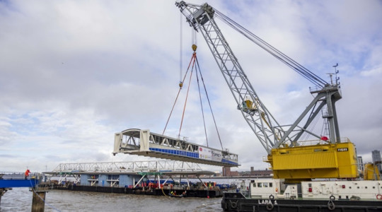 linkspan bridge being craned into placer at Seacombe