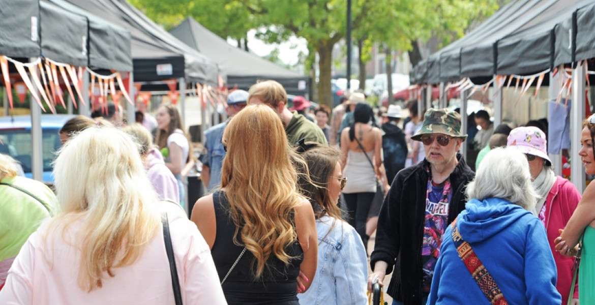 A photo of shoppers at a previous Youth Market event